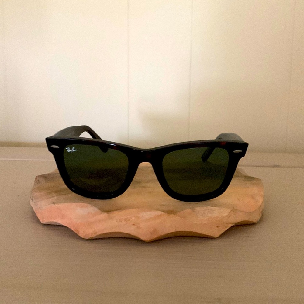 Brand new Rayban Wayfarer tortoise sunglasses